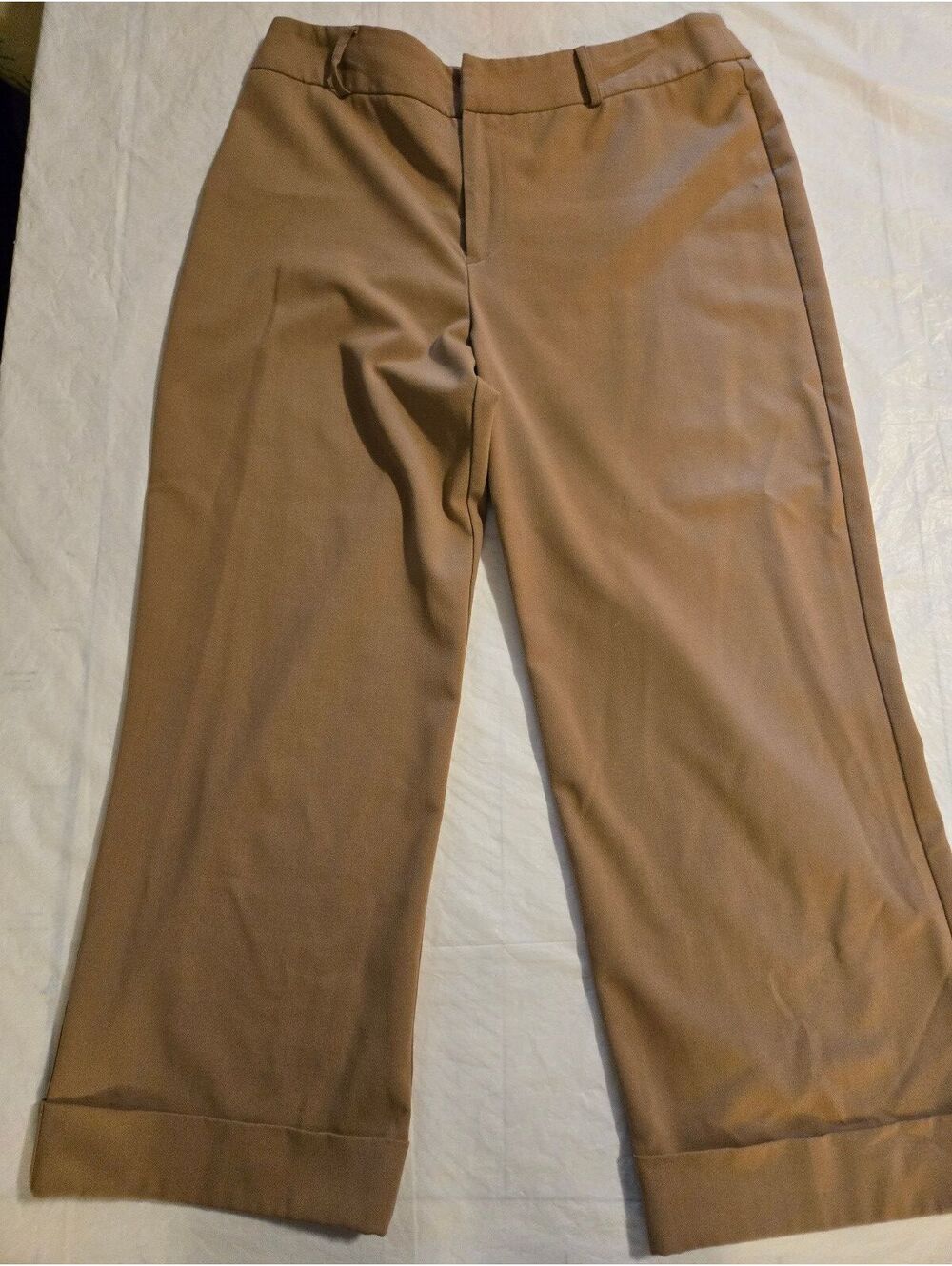 Briggs New York Tan Cropped Trousers Size 10 🤎